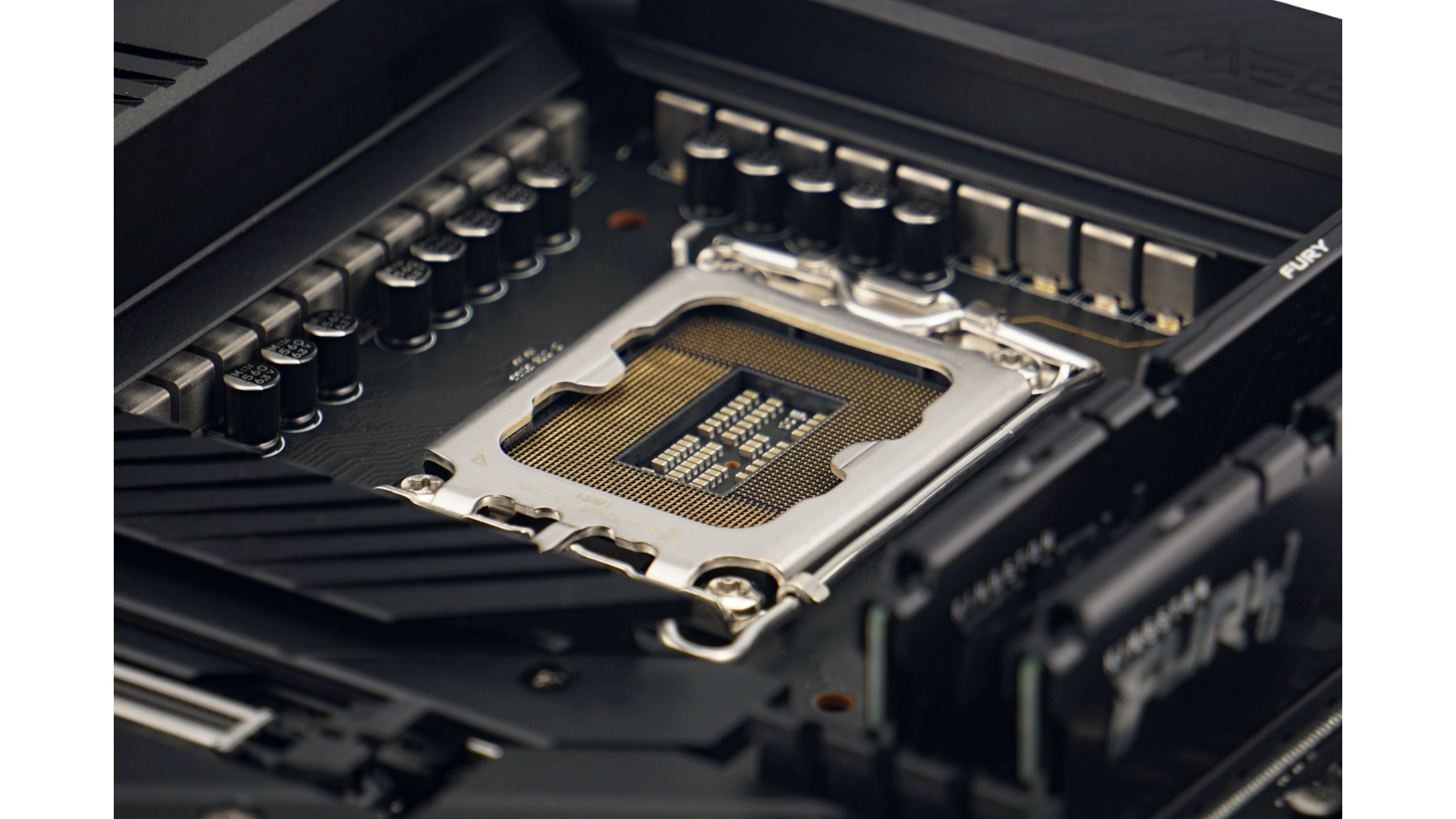 LGA 1851 Soket ve DDR5 6400 MHz Desteği